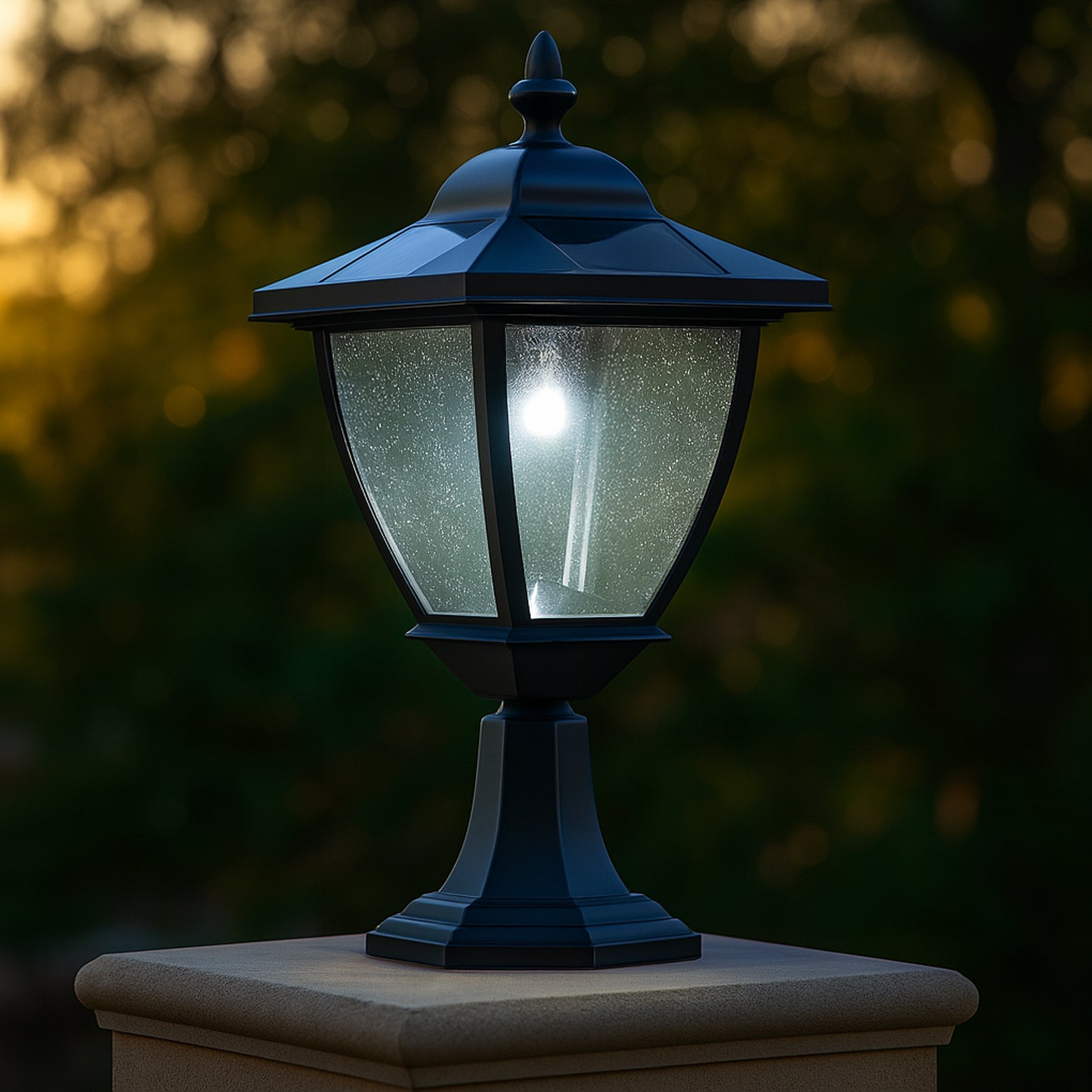 Black Aluminum Elegante Solar Lamp